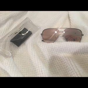 Brand new rose/gunmetal Quay high key minis